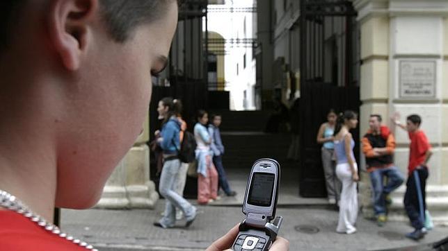 Padres y profesores, en alerta por una «app» que permite las injurias a alumnos en Cataluña