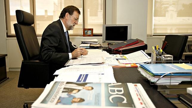 «Señor Rajoy, ¿hubo sobresueldos en el PP? «¡Sí, hombre!», ironizó