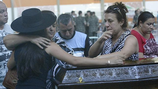 Las puertas de la discoteca se cerraron para que nadie saliese sin pagar