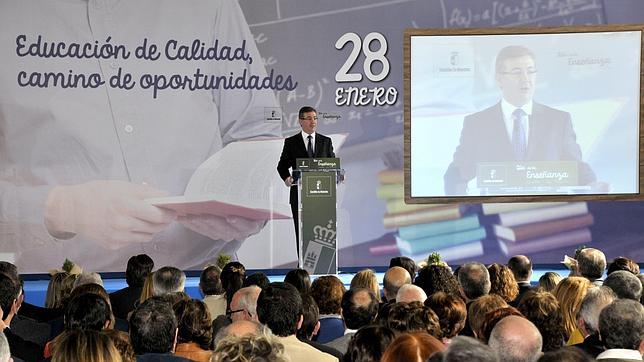 Marín: «Las nóminas de los docentes están garantizadas para los próximos 4 años»