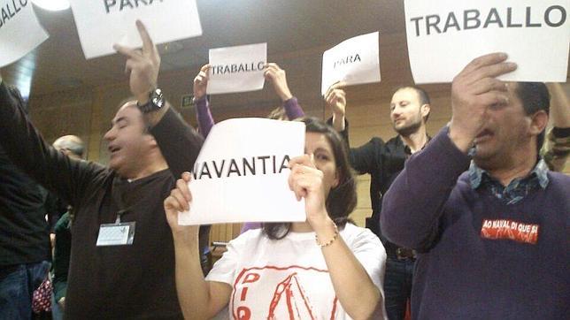 Delegados sindicales de Navantia Fene y Ferrol, a las puertas de O Hórreo