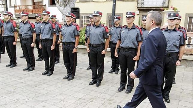 De Policía Canaria a policía insular