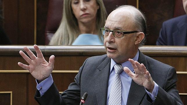 Montoro critica la «empanada mental» del PSOE en política fiscal
