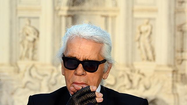 A Karl Lagerfeld no le gusta el flequillo de Michelle Obama