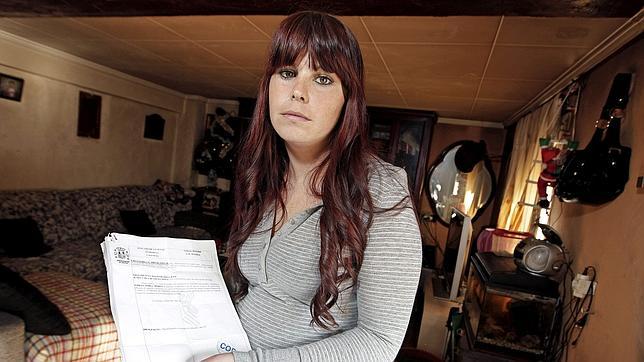 El Gobierno indulta a la madre que usó una tarjeta de crédito perdida