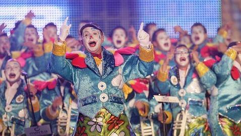 La murga Bambones se consagra en el carnaval chicharrero cantando sobre las prospecciones petrolíferas