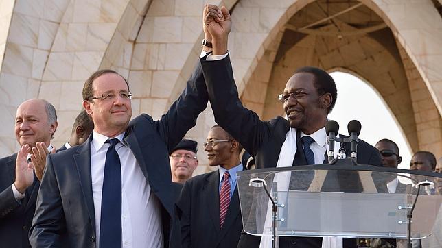 Hollande, en Bamako: «El terrorismo ha sido expulsado, pero no ha sido vencido»