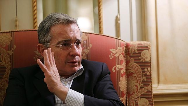 El expresidente Álvaro Uribe anuncia que volverá a la política el año próximo