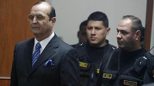 Perú repatriará once millones de euros depositados por Montesinos en Europa