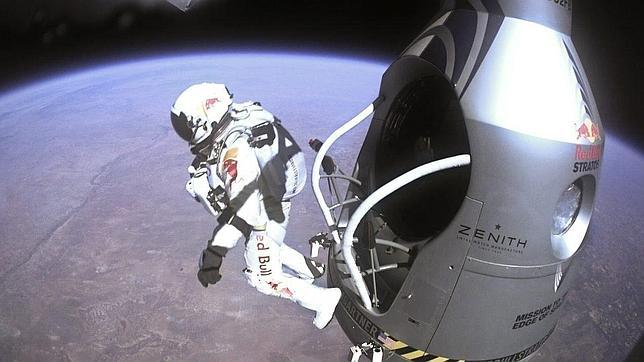 Felix Baumgartner rompió el récord a mayor velocidad de lo esperado