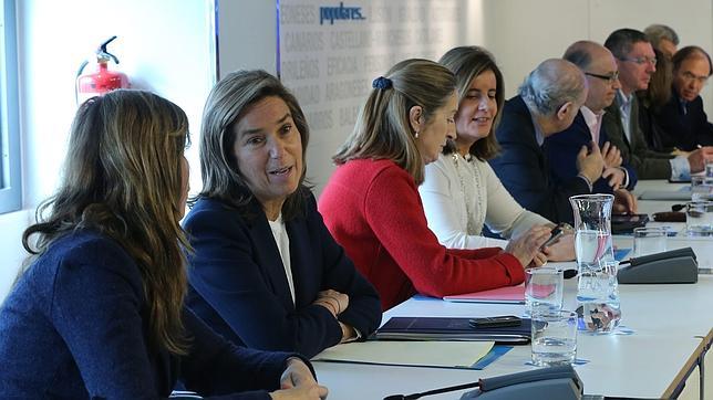 El PP desvincula a Mato de las actividades de su marido