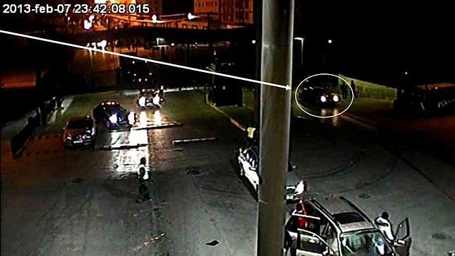 Nueve inmigrantes entran a Melilla en un coche que arrasó la verja fronteriza