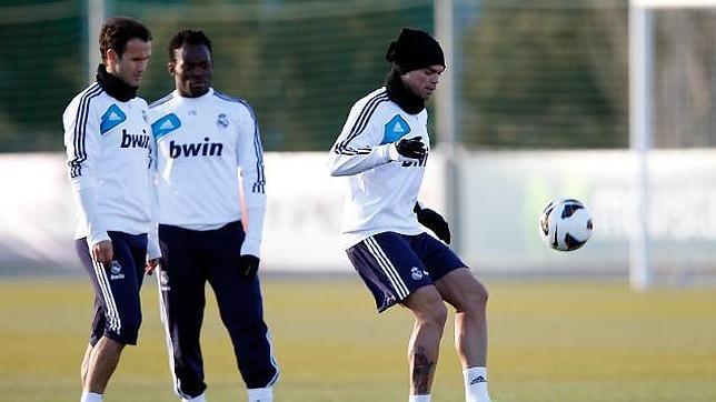 Mourinho se enfrenta al Sevilla con el síndrome de la Champions