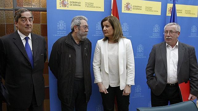 El Gobierno destinará 3.500 millones hasta 2016 para impulsar el empleo joven