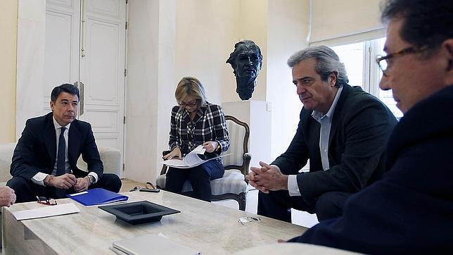 González propone incentivos a agencias privadas por cada contrato