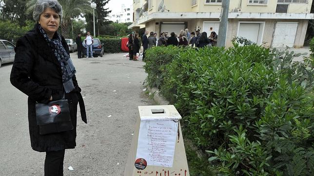La viuda de Belaid protagoniza la voz opositora en Túnez