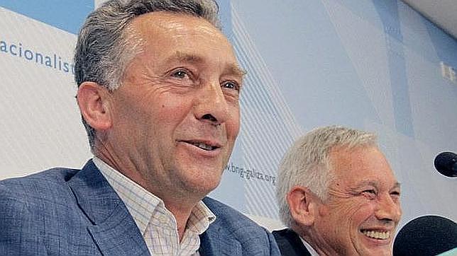 El exalcalde de Arzúa asegura que el actual regidor le envió «anónimos» a De Lara