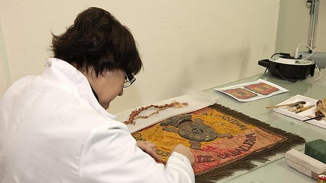 Una exposición homenajeará al heroico «Alcántara» con sus estandartes renovados