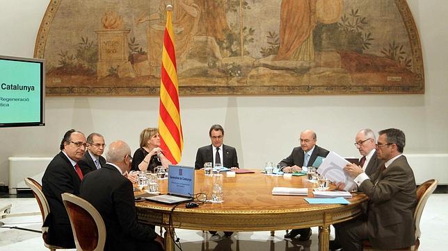 Mas rechaza que la inculpación sea motivo para cesar a un cargo público