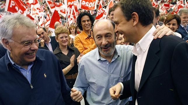 Felipe González apela a una «recomposición a fondo» del PSOE