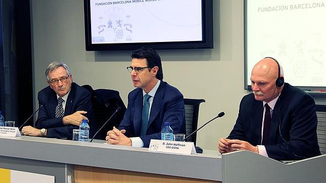 José Manuel Soria entre Xavier Trias y John Hoffman