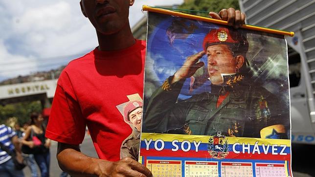 Denuncian la ilegalidad de una posible jura secreta de Chávez