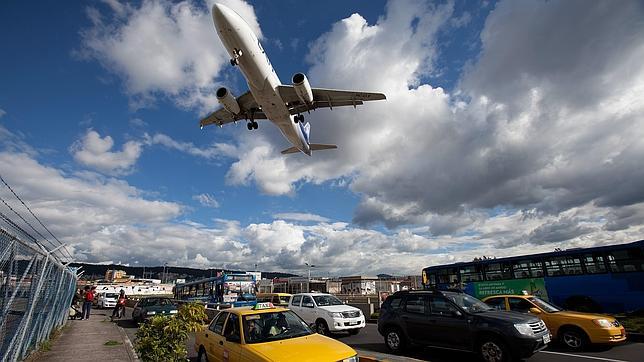 Los pasajeros de vuelos con escalas que lleguen tres horas tarde serán compensados