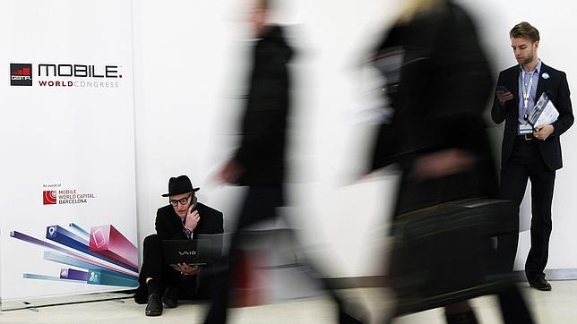 Varios visitantes en la edición de este año del Mobile World Congress