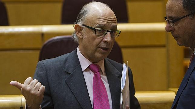 Montoro anima a actores y políticos a pagar «fielmente sus impuestos»