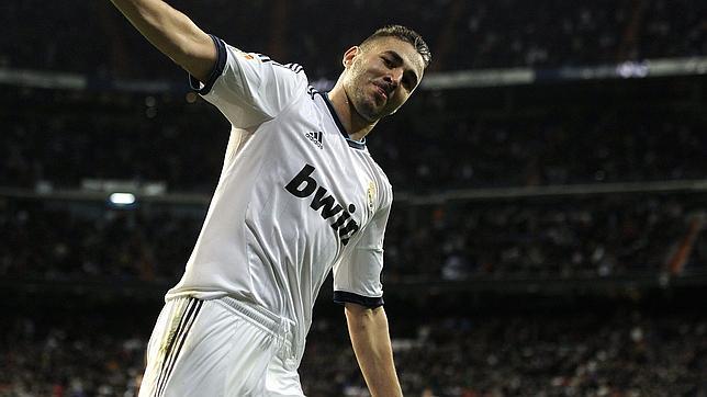 Benzema, «cazado» cuando conducía a 216 kilómetros por hora