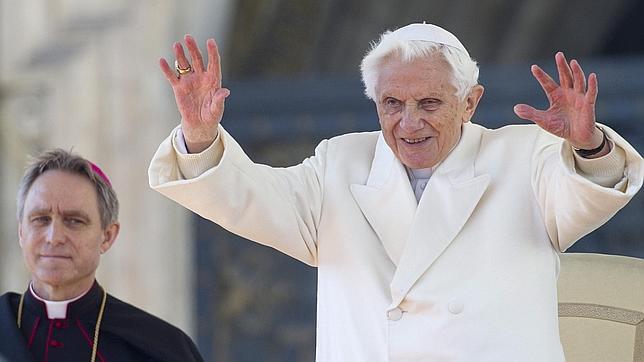 Benedicto XVI promete «reverencia y obediencia incondicional al próximo Papa»