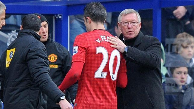 Van Persie, recuperado, podrá jugar la vuelta contra el Real Madrid