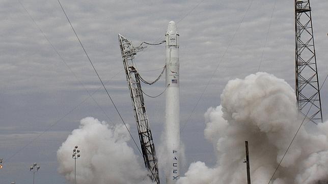 Llega a la ISS la segunda misión de la cápsula de carga privada «Dragon»