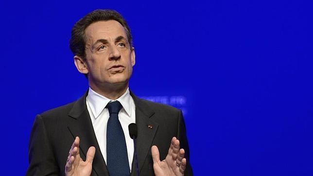 Qatar tienta a Sarkozy con 500 millones de euros