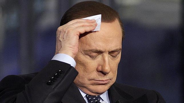 Berlusconi sigue hospitalizado y no acudirá al juicio por el caso Ruby