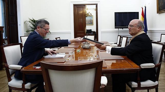 Jueces y fiscales, dispuestos a «internacionalizar» su situación