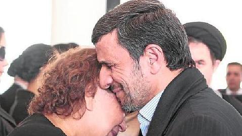 Maduro crea una comisión para investigar el cáncer de Chávez