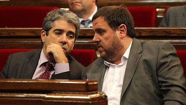 ERC vuelve a salvar a CiU y vota en contra de eliminar recorte a funcionarios