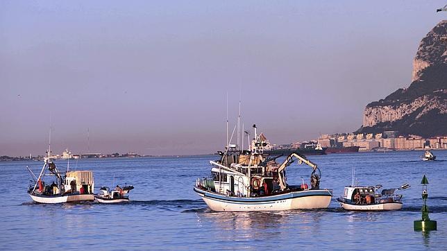 El Gobierno convoca a los afectados por el conflicto pesquero con Gibraltar