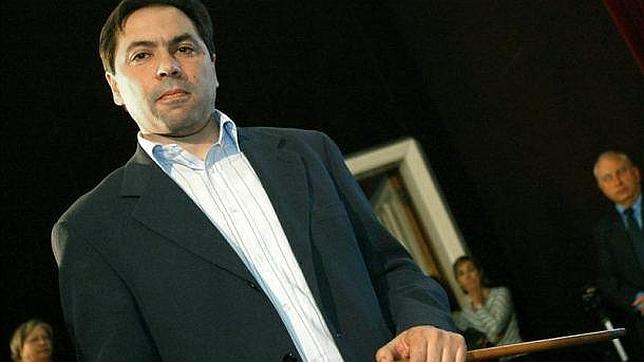 Ediles de Ponteareas saltan por la ventana para esquivar a los de las preferentes