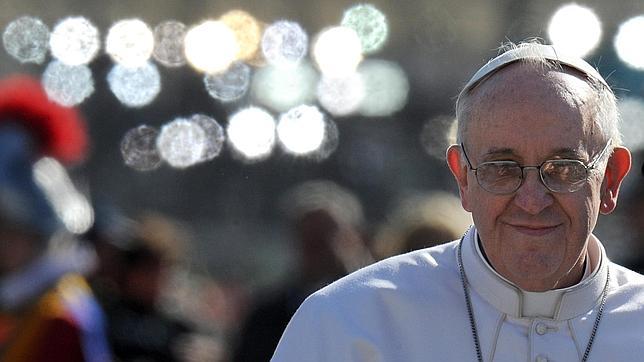 El Papa Francisco llama personalmente a su dentista para cancelar la cita