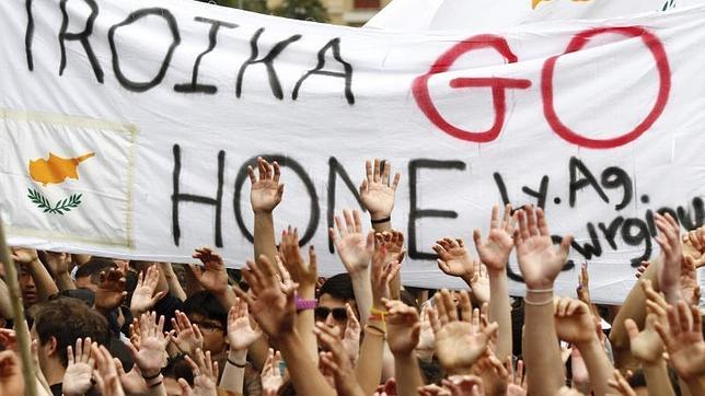 Los estudiantes chipriotas protagonizan la primera gran protesta contra el rescate