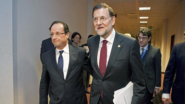 Rajoy y Hollande abordarán hoy el rescate de Chipre en París