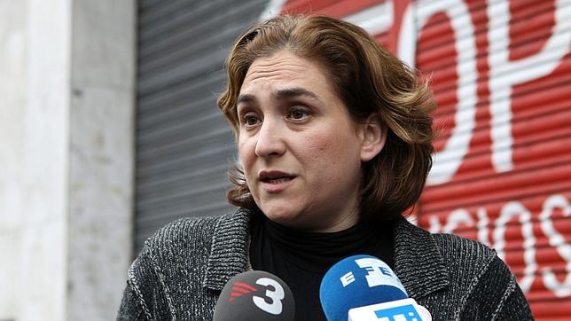 Ada Colau considera «inaceptables» las enmiendas del PP a la ley de deudores hipotecarios