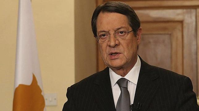 El presidente de Chipre y sus ministros se bajan el sueldo