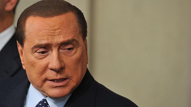 Berlusconi propone formar un gobierno de coalición con Bersani