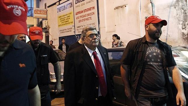 Una isla griega rechaza los alimentos que les ofrece Amanecer Dorado