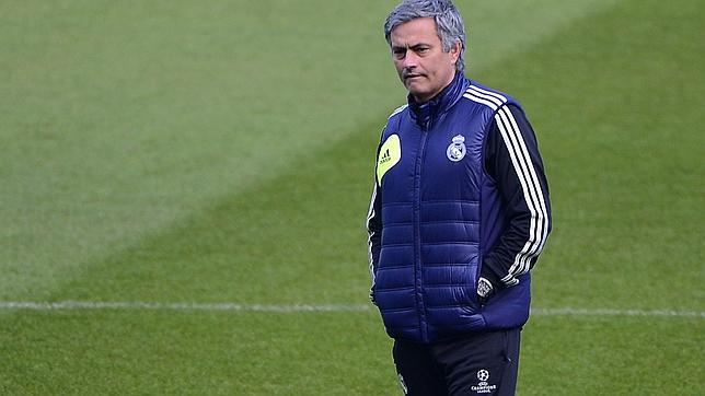 Por mí, que siga Mourinho