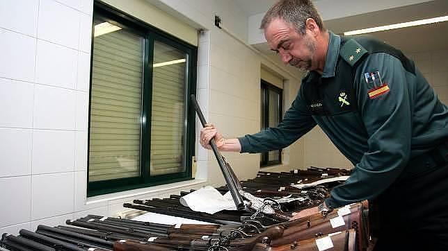La Guardia Civil subastará en abril y mayo casi 3.400 armas