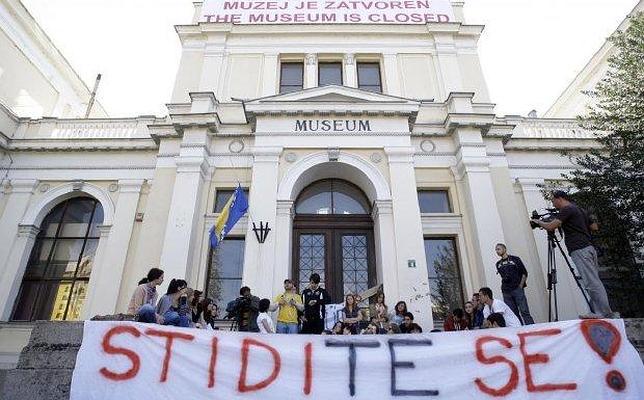 Protesta masiva por el cierre del Museo Nacional de Bosnia-Herzegovina